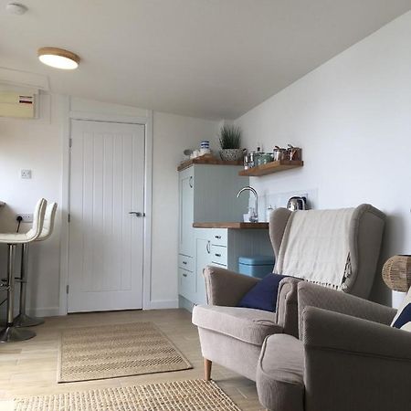 1-Bedroom Chalet With Parking On Site Лоо Екстер'єр фото